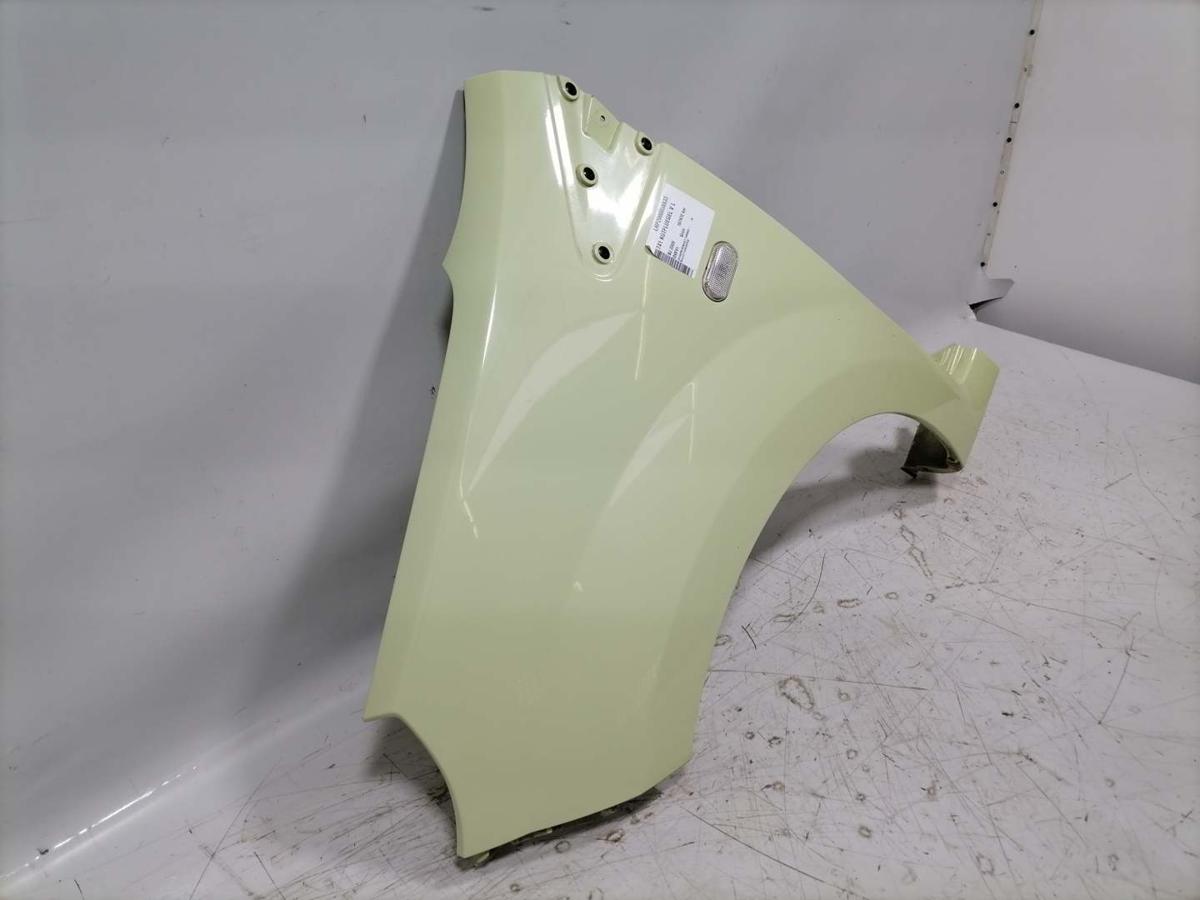 Renault Twingo 2 original Kotfl&uuml;gel vorn links OVF91 Gr&uuml;n BJ09